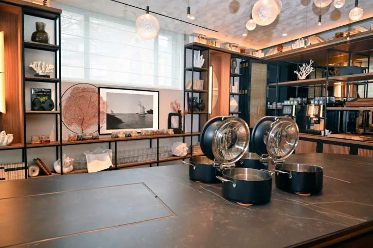 salle-petit-dejeuner---hotel-decoration-resize